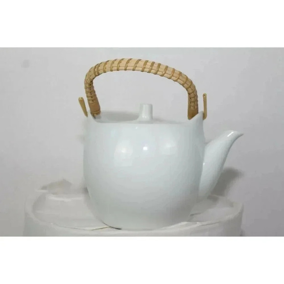 White Japanese bamboo handle tea pot 5in wide 5in tall - Picture 3 of 6